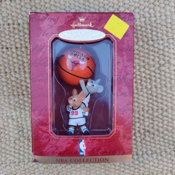 1999 Chicago Bulls Hallmark Christmas Ornament 90s Basketball Mouse NBA - Picture 1 of 7